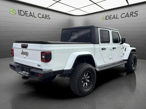 Bright White Clearcoat 2020 Jeep Gladiator Overland