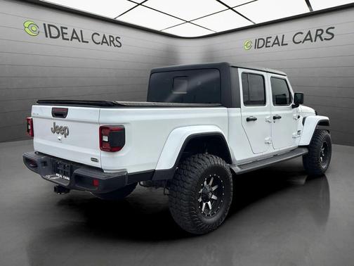 Bright White Clearcoat 2020 Jeep Gladiator Overland