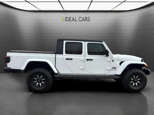 Bright White Clearcoat 2020 Jeep Gladiator Overland