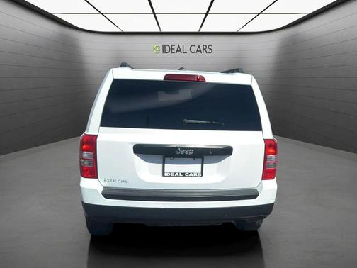 Bright White Clearcoat 2017 Jeep Patriot Sport