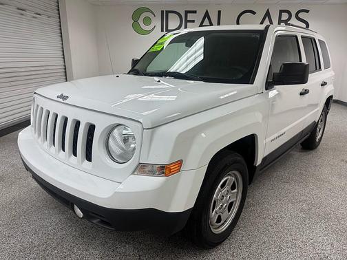 Bright White Clearcoat 2017 Jeep Patriot Sport