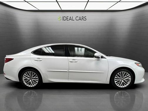 Ultra White 2015 Lexus ES 350 Crafted Line