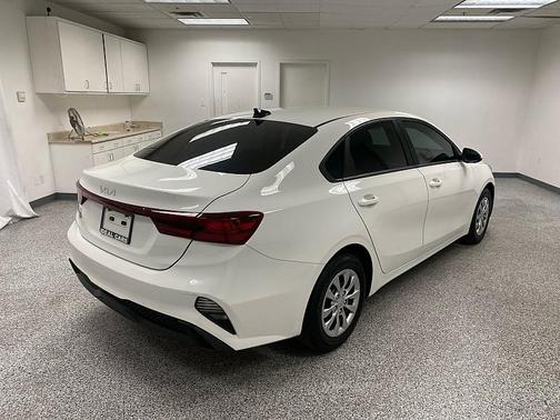 2022 Kia Forte FE