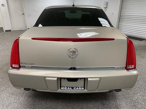 2008 Cadillac DTS Base