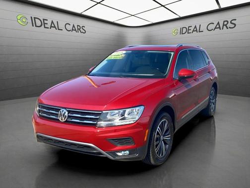 Cardinal Red Metallic 2018 Volkswagen Tiguan 2.0T SEL