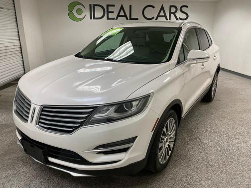 White Platinum Metallic Tri-Coat 2017 Lincoln MKC Reserve