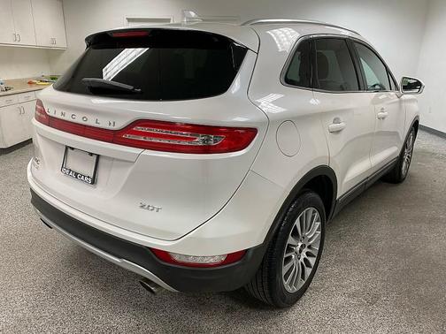 White Platinum Metallic Tri-Coat 2017 Lincoln MKC Reserve