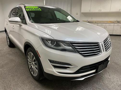 White Platinum Metallic Tri-Coat 2017 Lincoln MKC Reserve