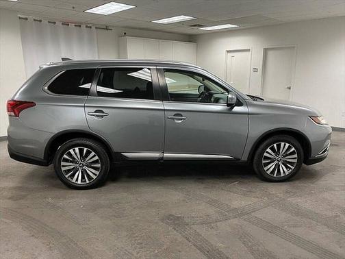 2020 Mitsubishi Outlander ES