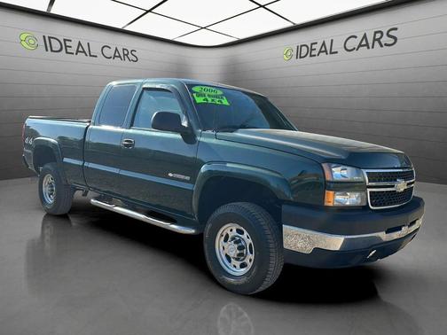Woodland Green 2006 Chevrolet Silverado 2500 LS H/D Extended Cab