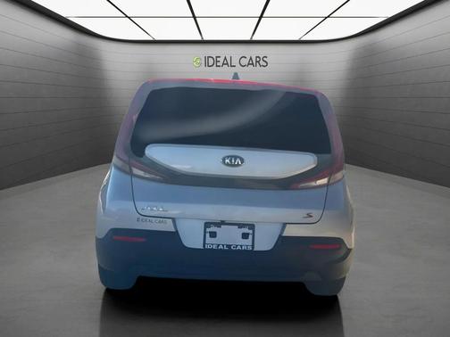 Sparkling Silver 2021 Kia Soul S