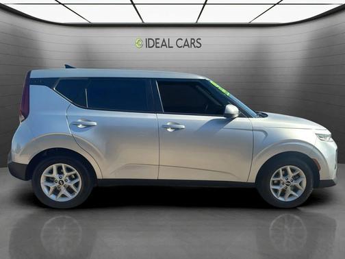 Sparkling Silver 2021 Kia Soul S