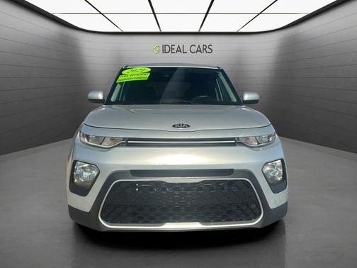Sparkling Silver 2021 Kia Soul S