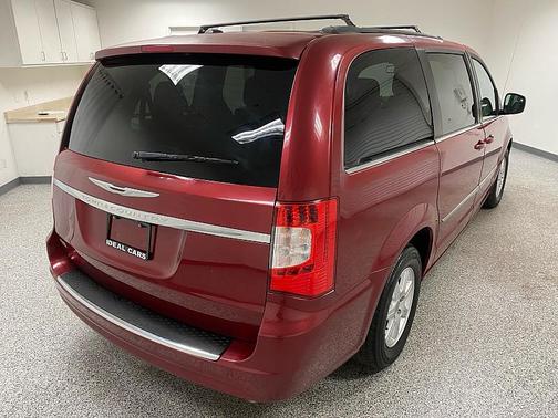 2012 Chrysler Town & Country Touring