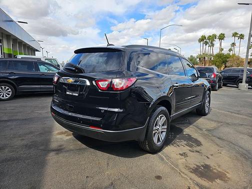 2017 Chevrolet Traverse 2LT