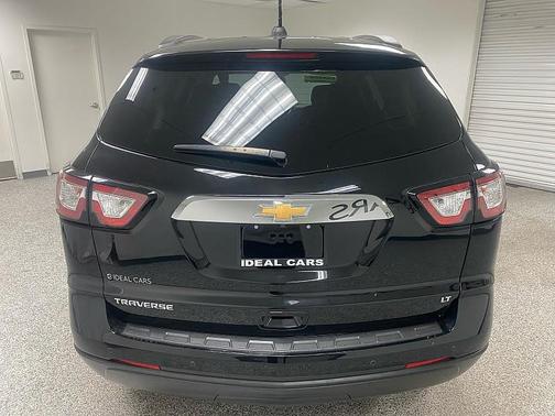 2017 Chevrolet Traverse 2LT