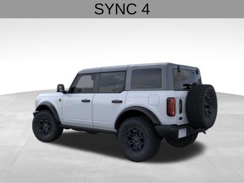 Oxford White 2026 Ford Bronco Badlands
