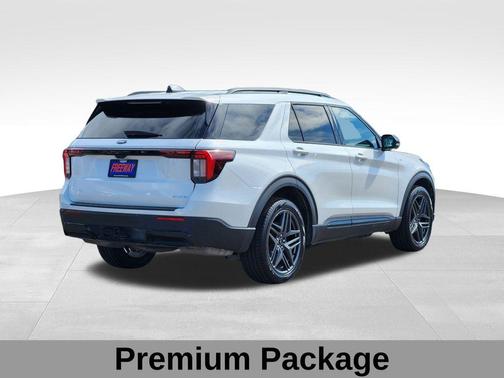STAR WHITE MET TRI-COAT 2025 Ford Explorer ST-Line