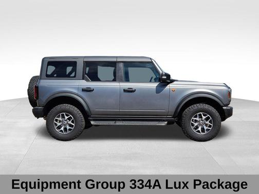 CARBONIZED GRAY METALLIC 2025 Ford Bronco Badlands