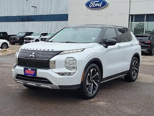 2023 Mitsubishi Outlander SE