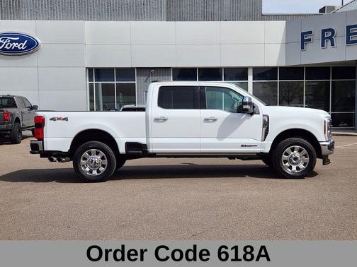 OXFORD WHITE 2024 Ford F-350 Lariat