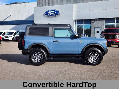 AZURE GRAY MET TRI-COAT 2024 Ford Bronco Badlands