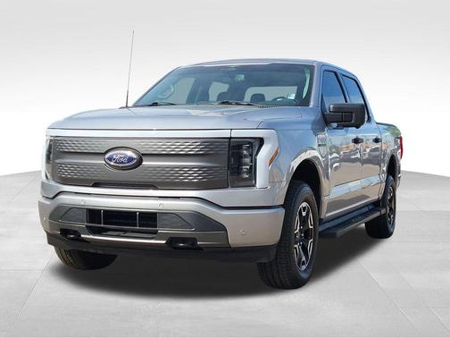 ICONIC SILVER METALLIC 2023 Ford F-150 Lightning XLT