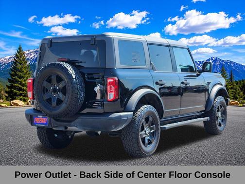 SHADOW BLACK 2024 Ford Bronco Black Diamond