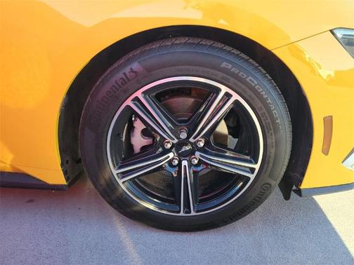 2024 Ford Mustang ECOBOOST PREMIUM
