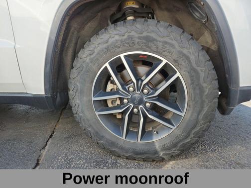 Bright White Clearcoat 2020 Jeep Grand Cherokee Trailhawk