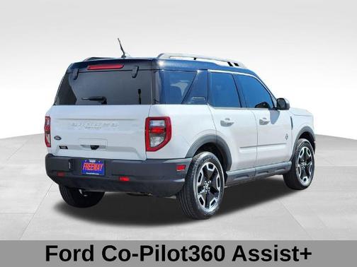 OXFORD WHITE 2024 Ford Bronco Sport OUTER BANKS