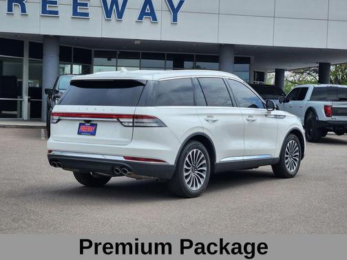 PRISTINE WHITE MET 3C 2024 Lincoln Aviator Premiere