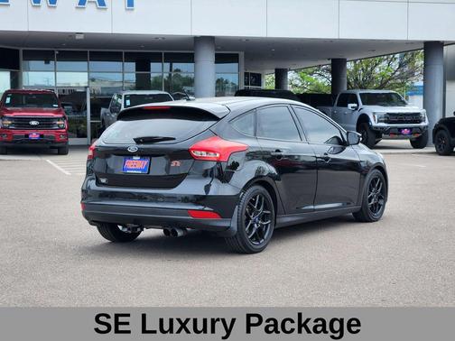 SHADOW BLACK 2016 Ford Focus SE