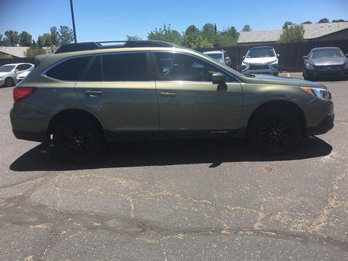 Green 2016 Subaru Outback 2.5i Premium