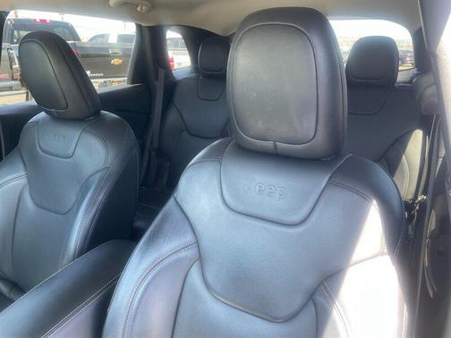 Silver 2017 Jeep Cherokee Limited