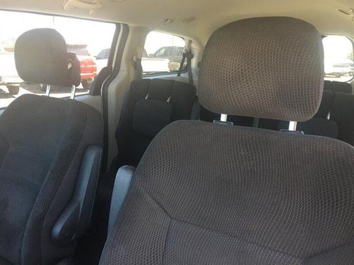 White 2017 Dodge Grand Caravan SE