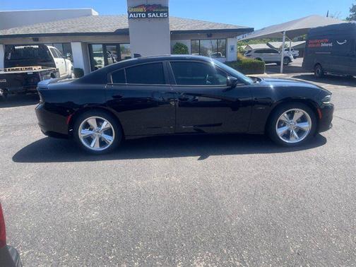Black 2016 Dodge Charger R/T