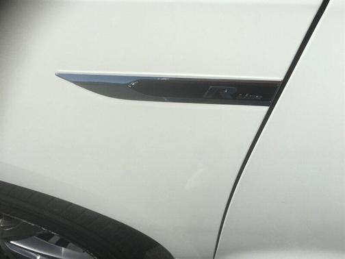 2017 Volkswagen Passat 1.8T R-Line w/Comfort