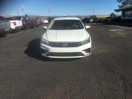 2017 Volkswagen Passat 1.8T R-Line w/Comfort