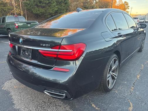 2019 BMW 750 i