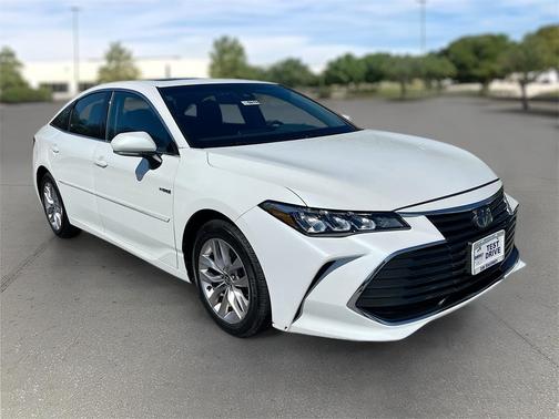 2021 Toyota Avalon Hybrid XLE