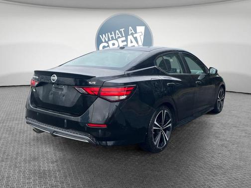 Black 2022 Nissan Sentra SR