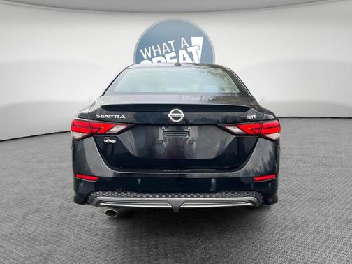 Black 2022 Nissan Sentra SR