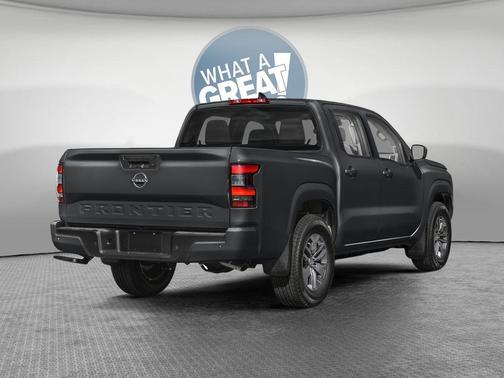 Black 2025 Nissan Frontier SV