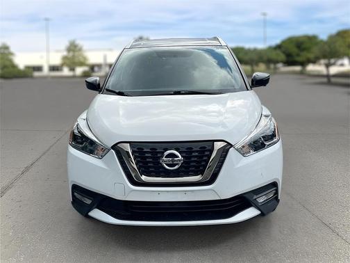 2019 Nissan Kicks SR