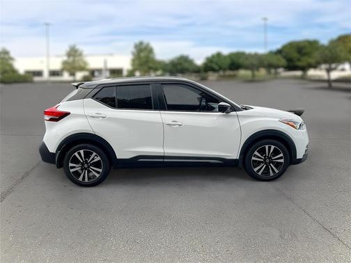 2019 Nissan Kicks SR