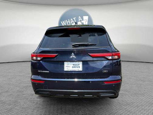 2023 Mitsubishi Outlander SE