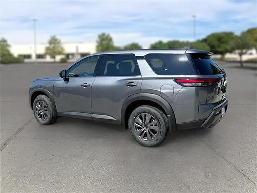 2025 Nissan Pathfinder S