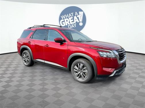 2023 Nissan Pathfinder SV