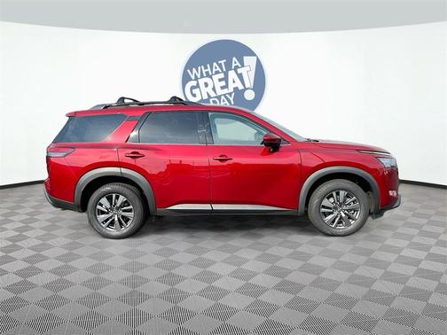 2023 Nissan Pathfinder SV